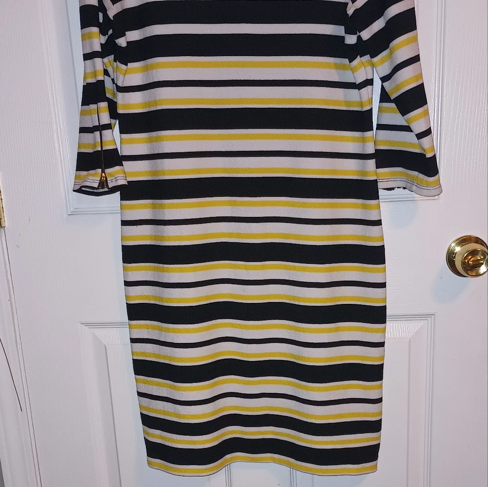Dress - Picture 2 of 3